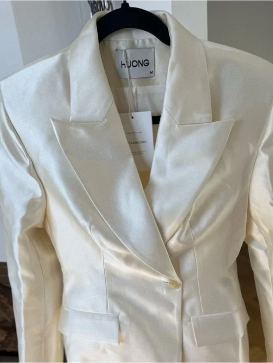 Huong Boutique Icon Blazer - Picture 4 of 6